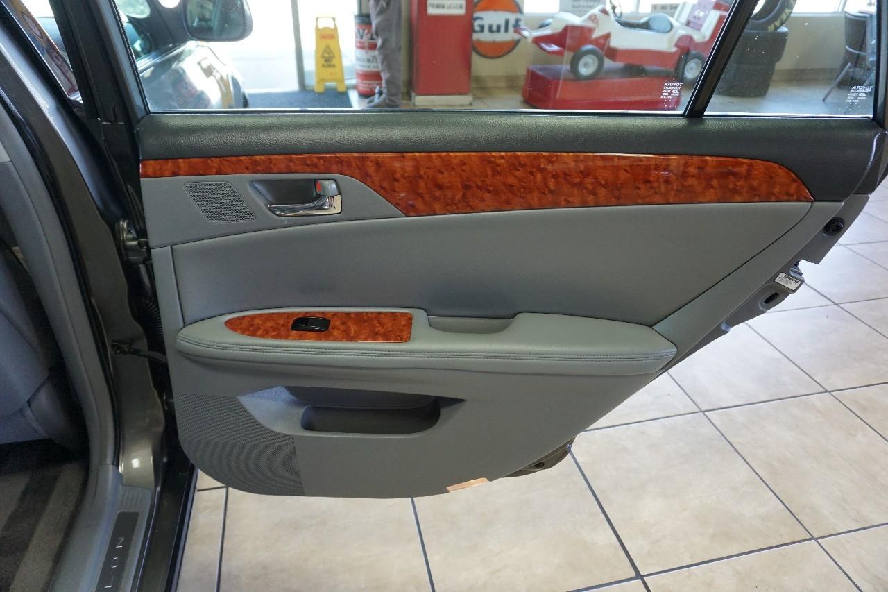 Toyota Avalon  2006