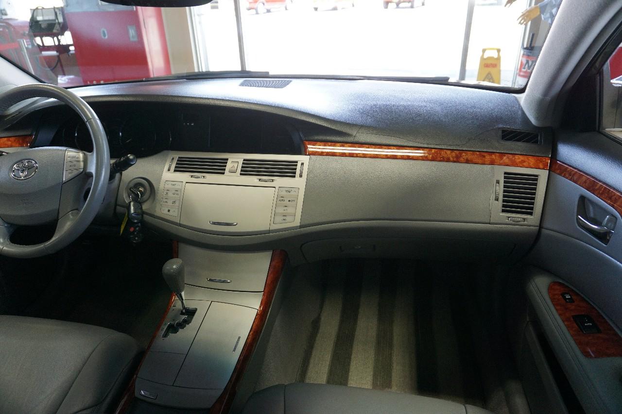 Toyota Avalon  2006