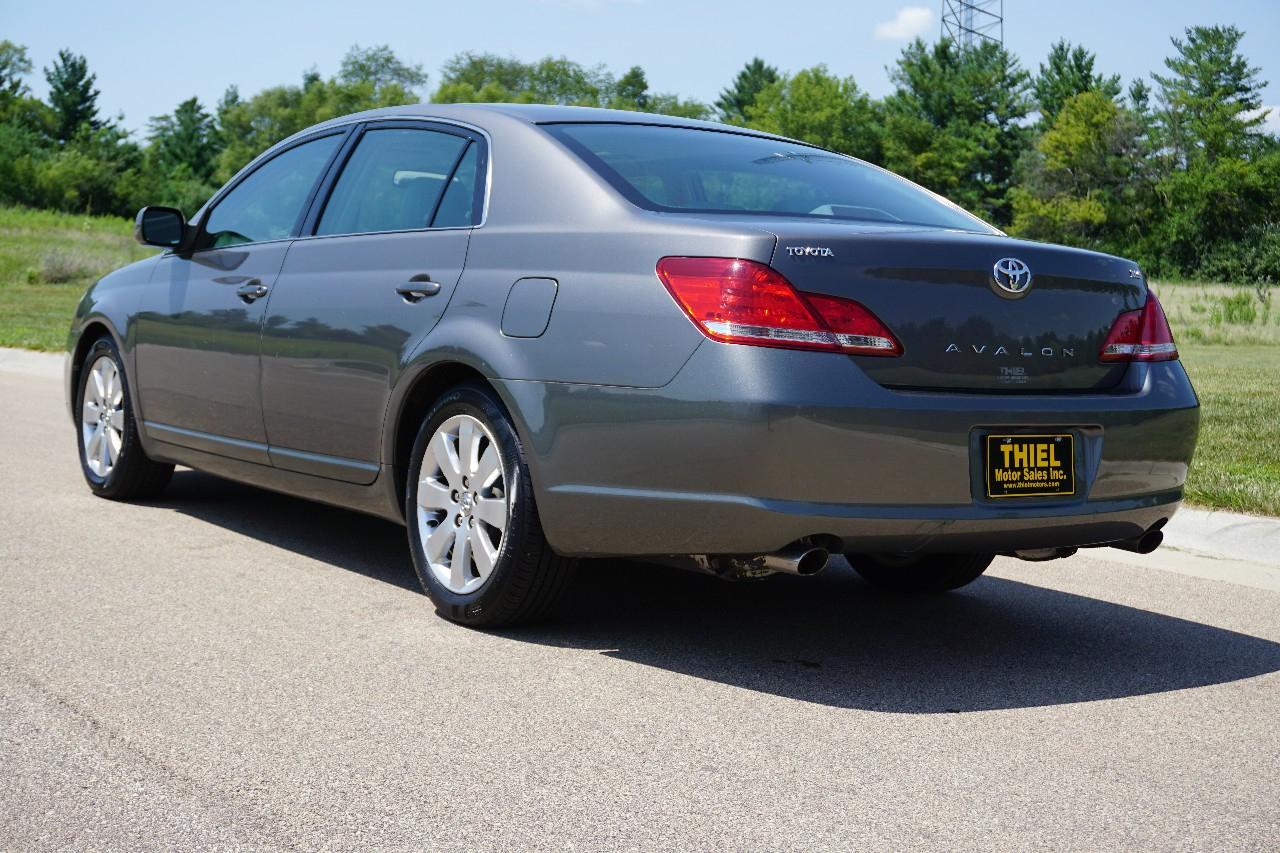 Toyota Avalon  2006