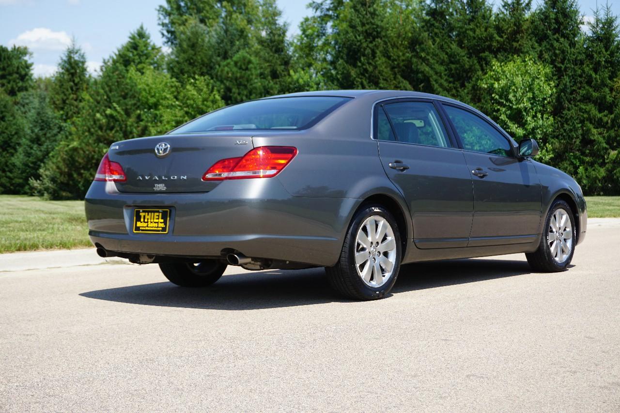 Toyota Avalon  2006