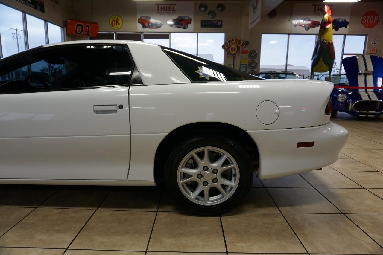 Chevrolet Camaro  2002