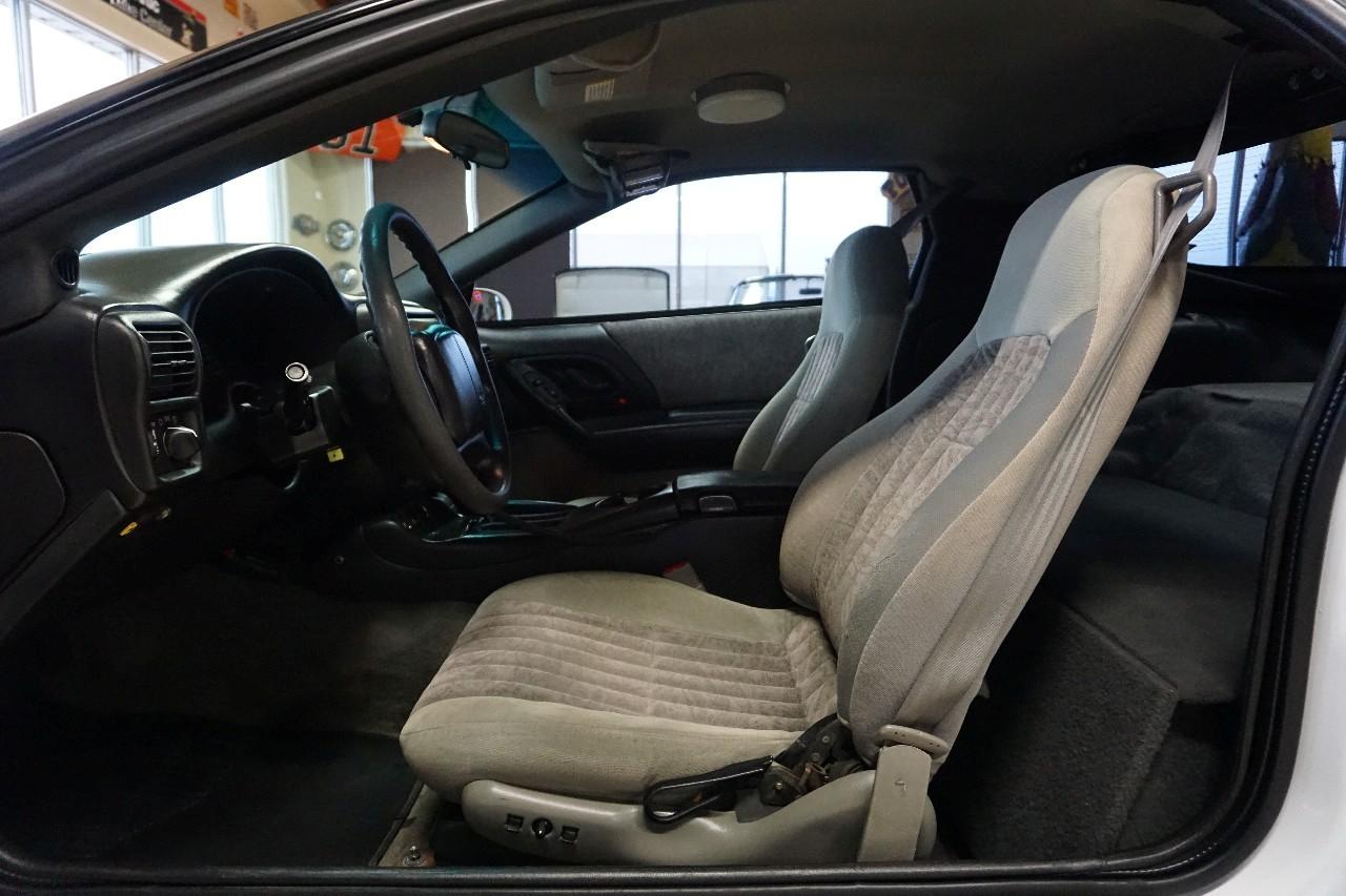 Chevrolet Camaro  2002