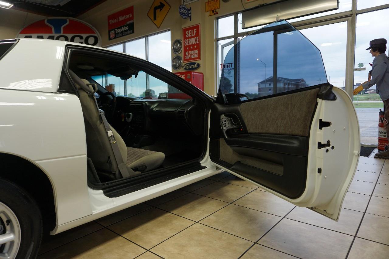 Chevrolet Camaro  2002