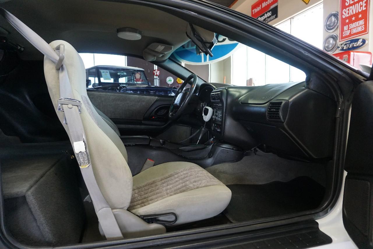 Chevrolet Camaro  2002