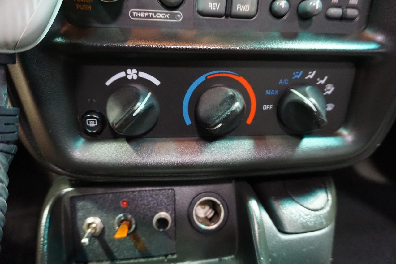 Chevrolet Camaro  2002