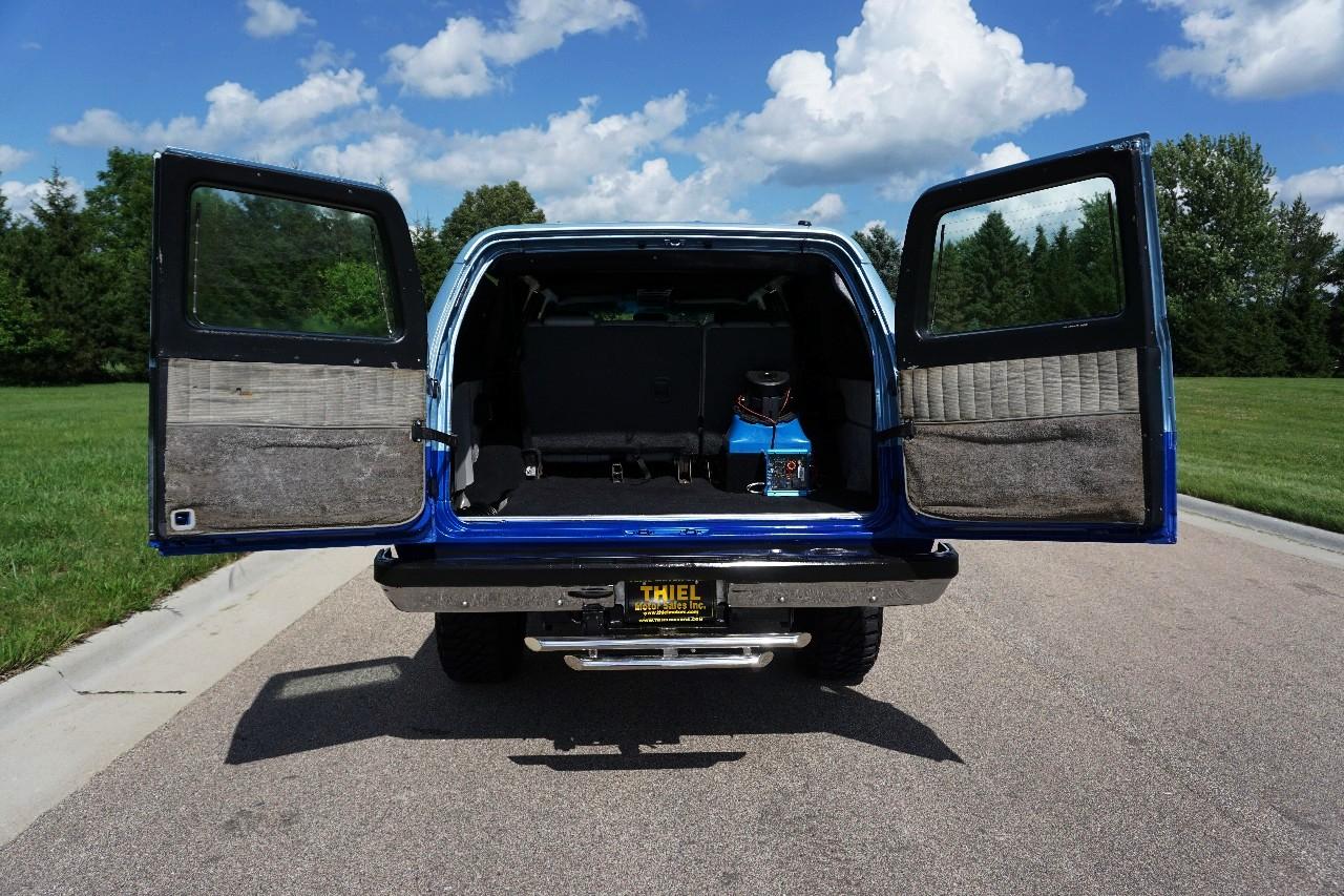 Chevrolet Suburban  1991