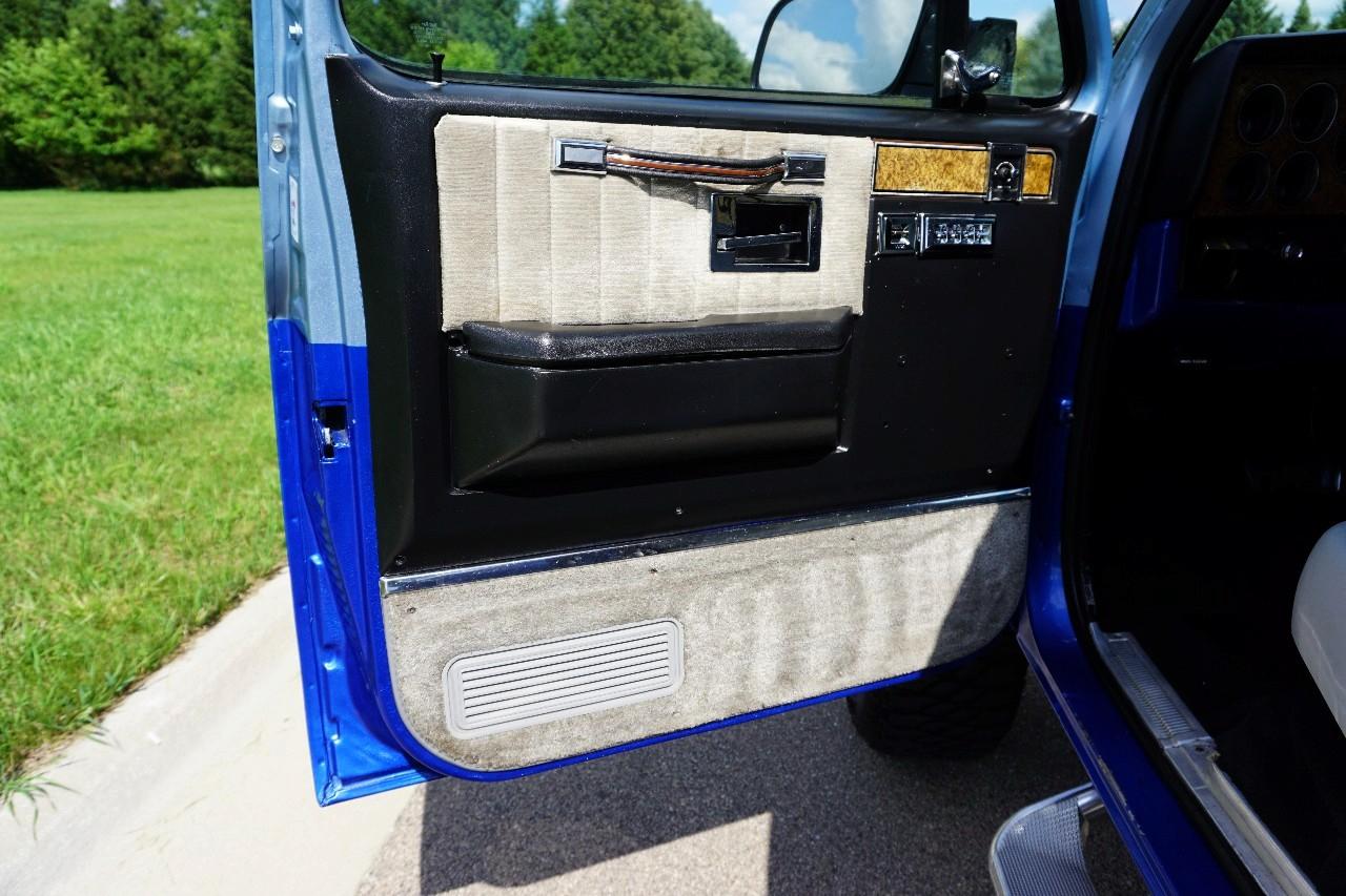 Chevrolet Suburban  1991