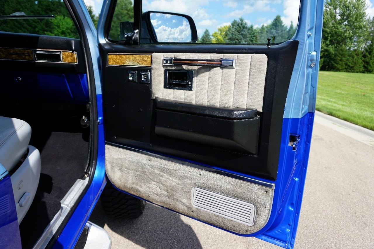 Chevrolet Suburban  1991