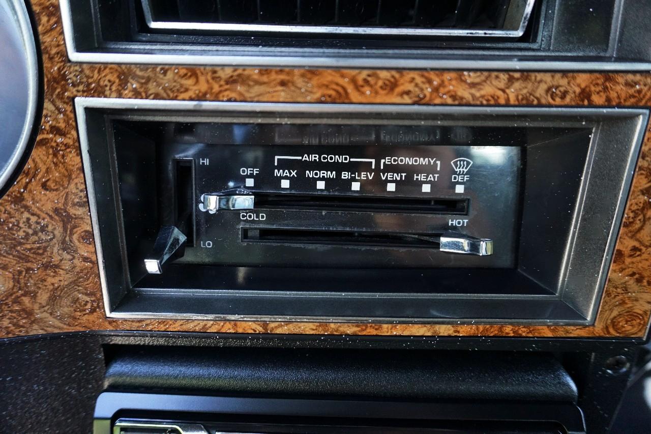 Chevrolet Suburban  1991