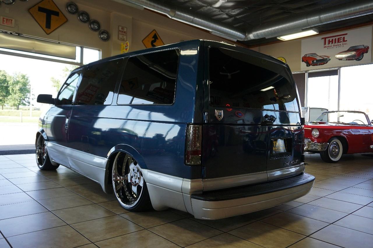 Chevrolet Astro  1999