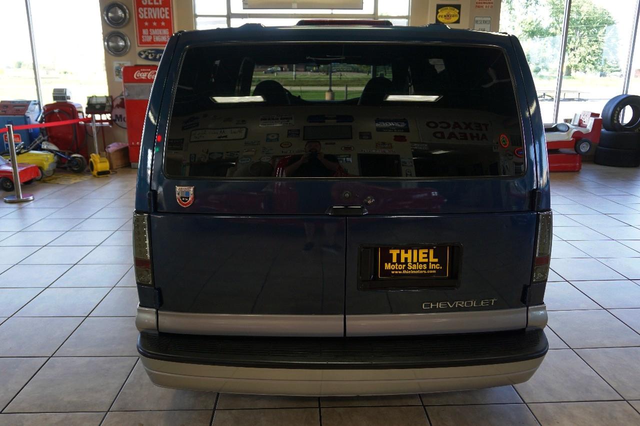 Chevrolet Astro  1999