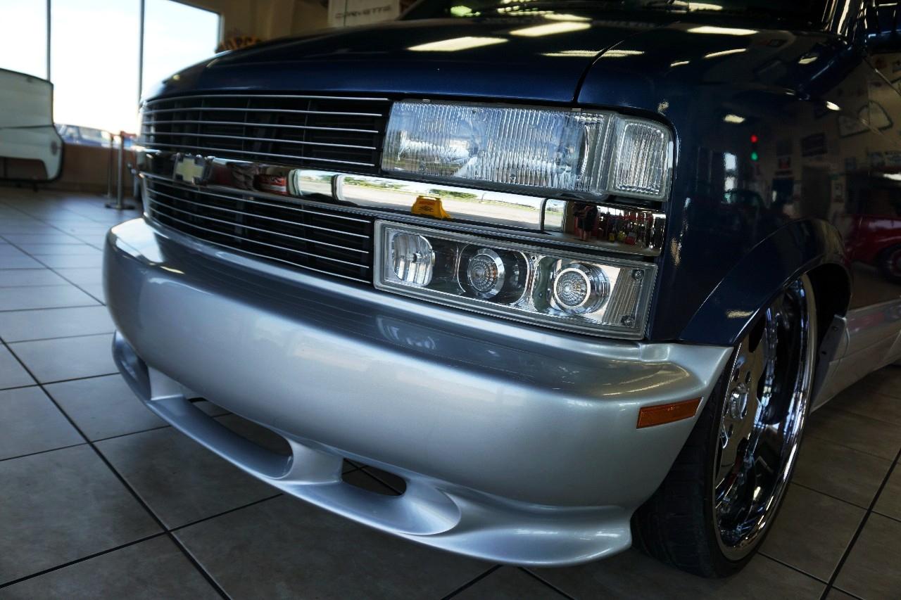 Chevrolet Astro  1999