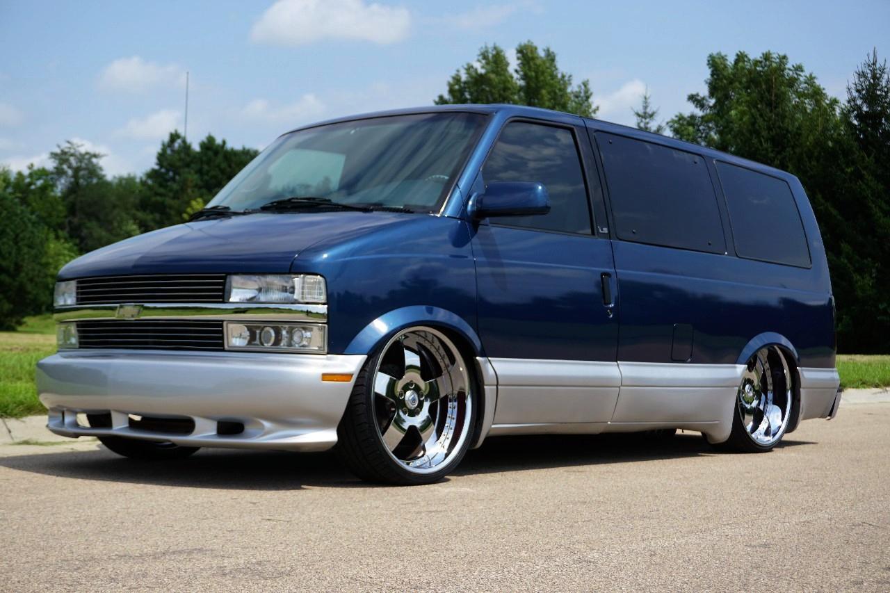 Chevrolet Astro  1999