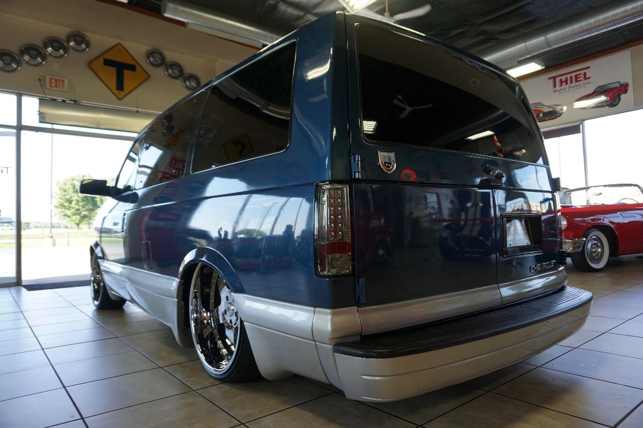 Chevrolet Astro  1999