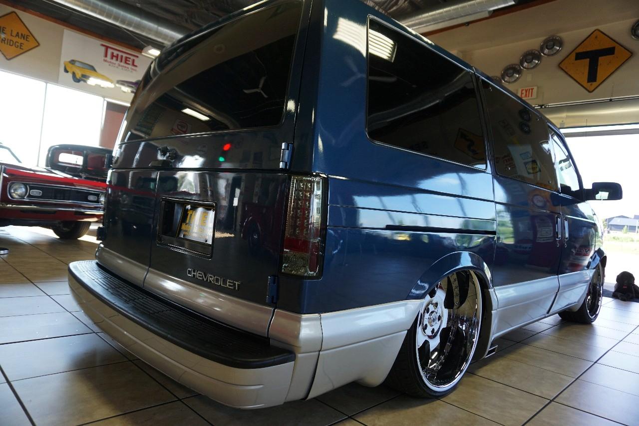 Chevrolet Astro  1999