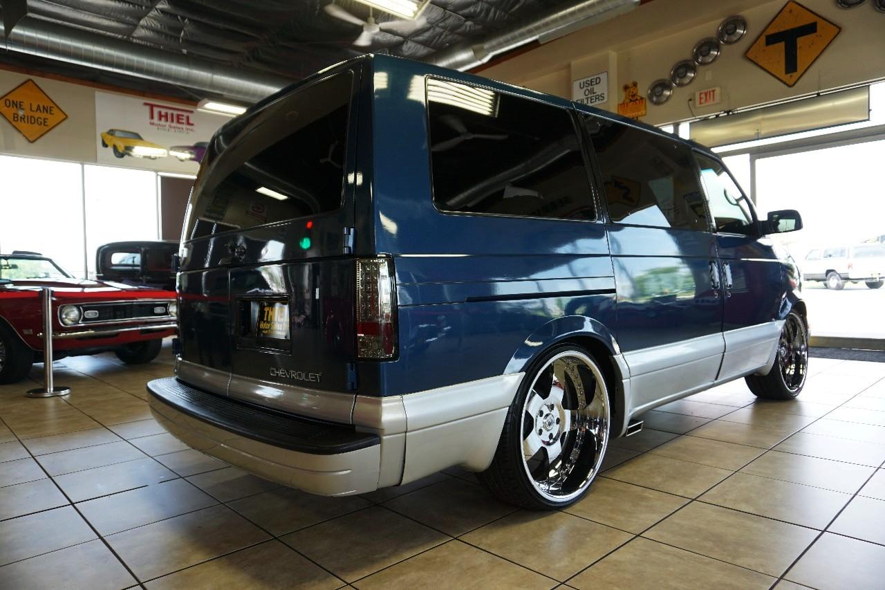 Chevrolet Astro  1999