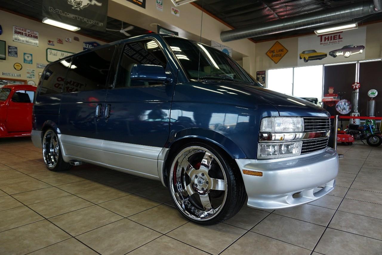Chevrolet Astro  1999