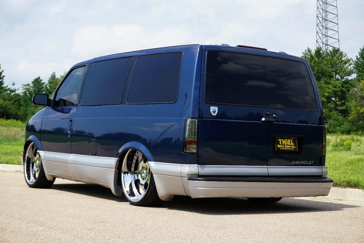 Chevrolet Astro  1999