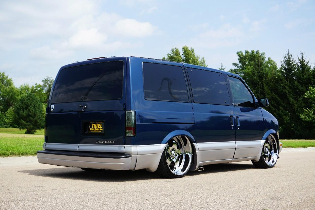 Chevrolet Astro  1999