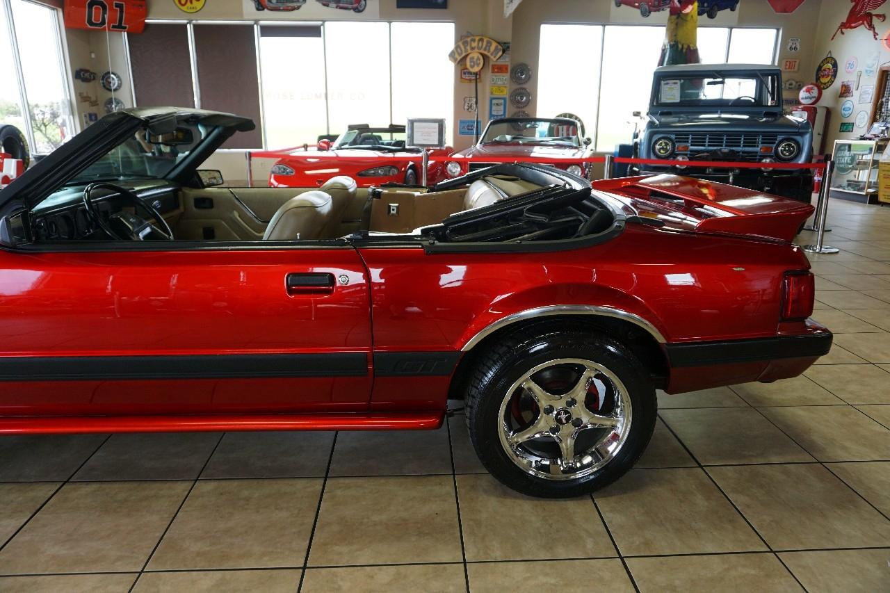 Ford Mustang  1984