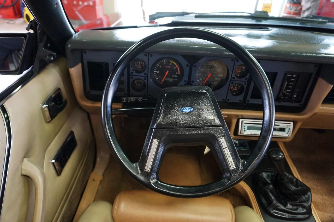 Ford Mustang  1984