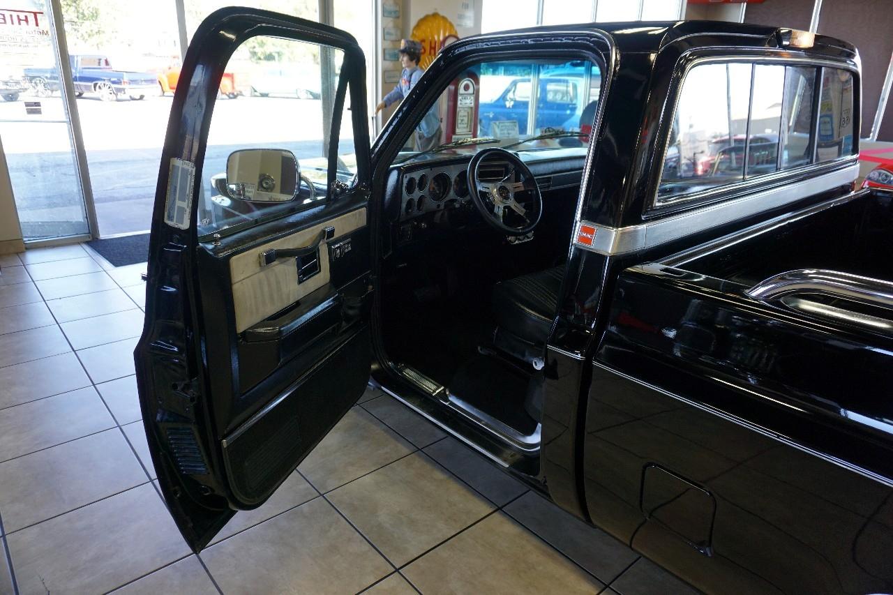 1985 GMC C/K 1500 21
