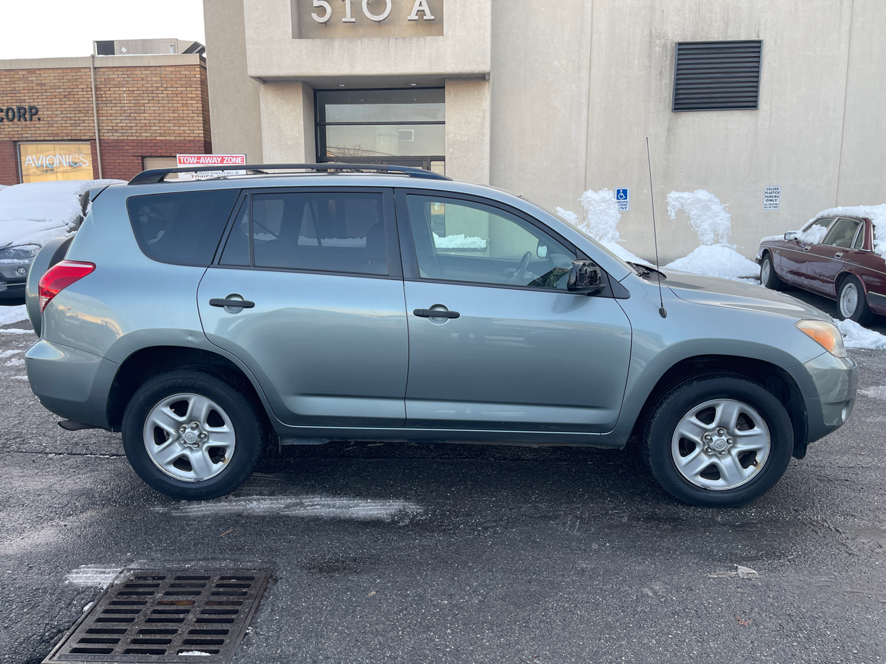 Toyota RAV4 Base I4 4WD with 3rd Row 2008