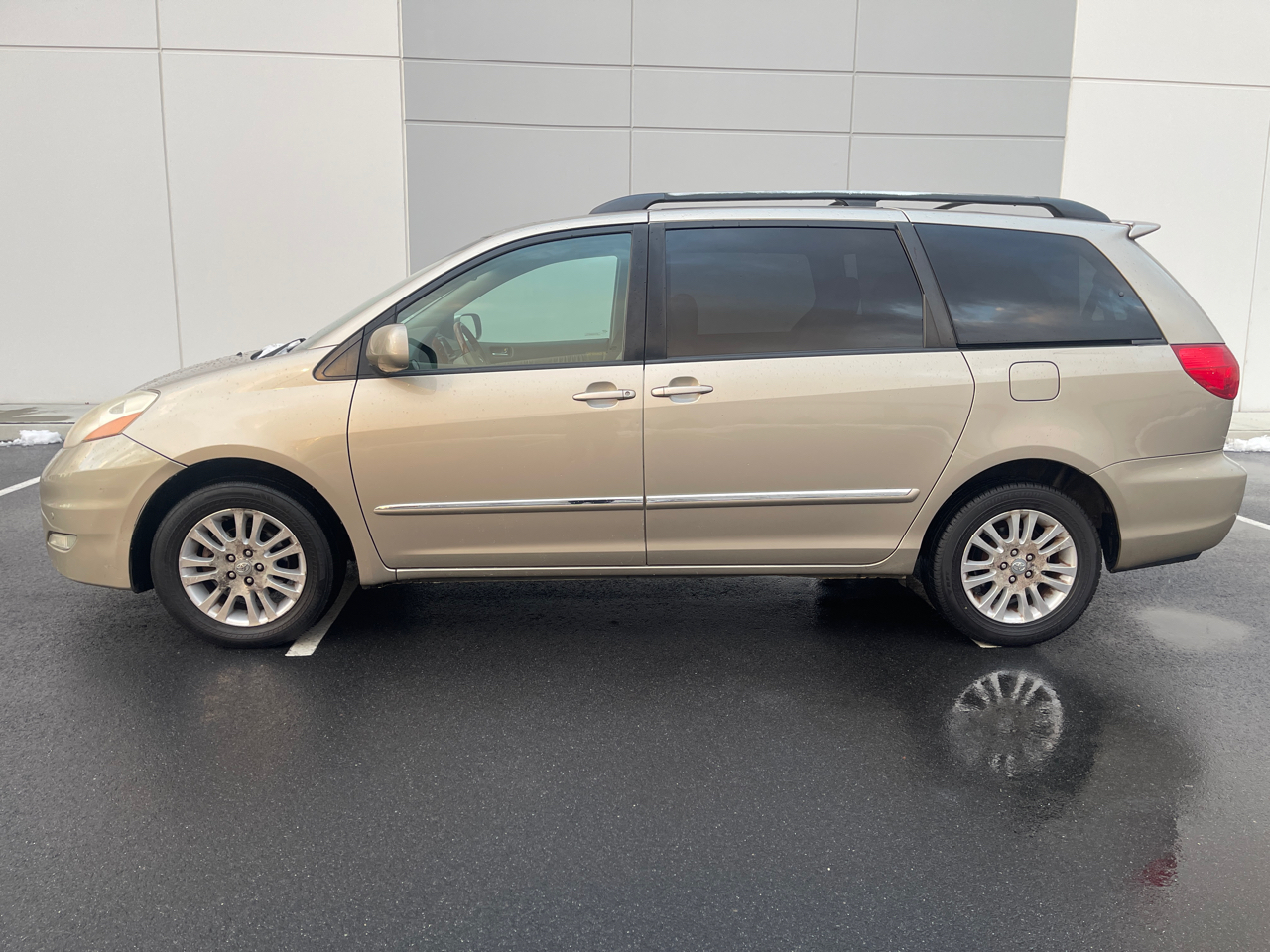 Toyota Sienna XLE Limited AWD 2008