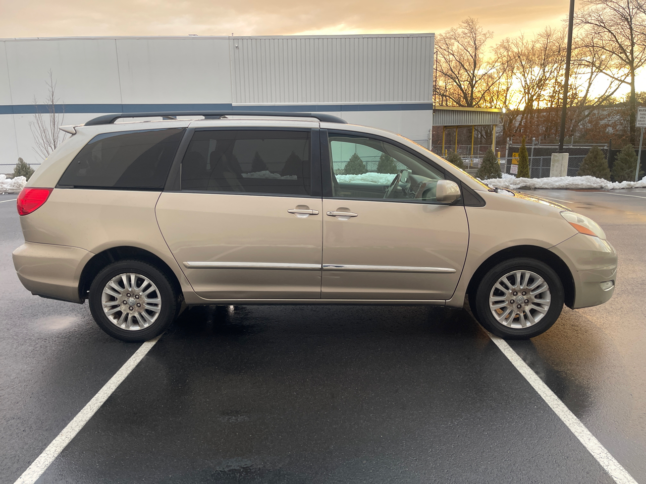 Toyota Sienna XLE Limited AWD 2008