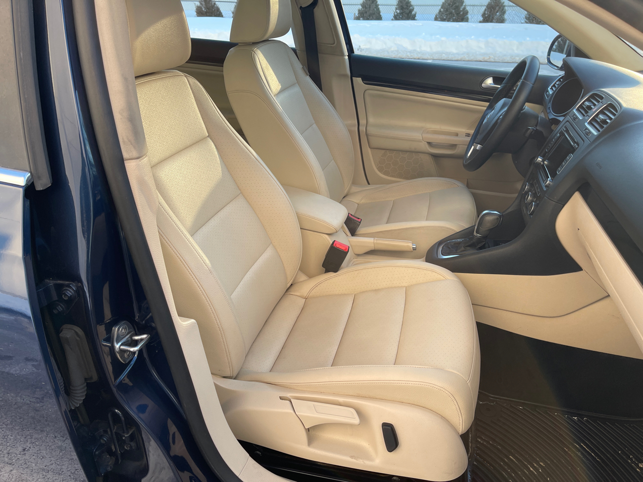 Volkswagen Jetta SportWagen 2.5L SE PZEV 2014