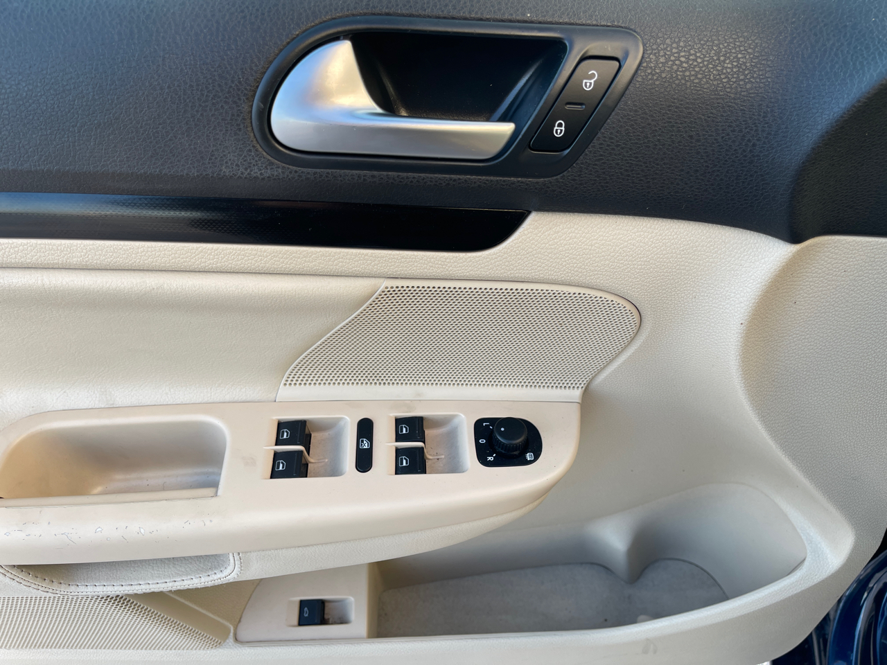 Volkswagen Jetta SportWagen 2.5L SE PZEV 2014