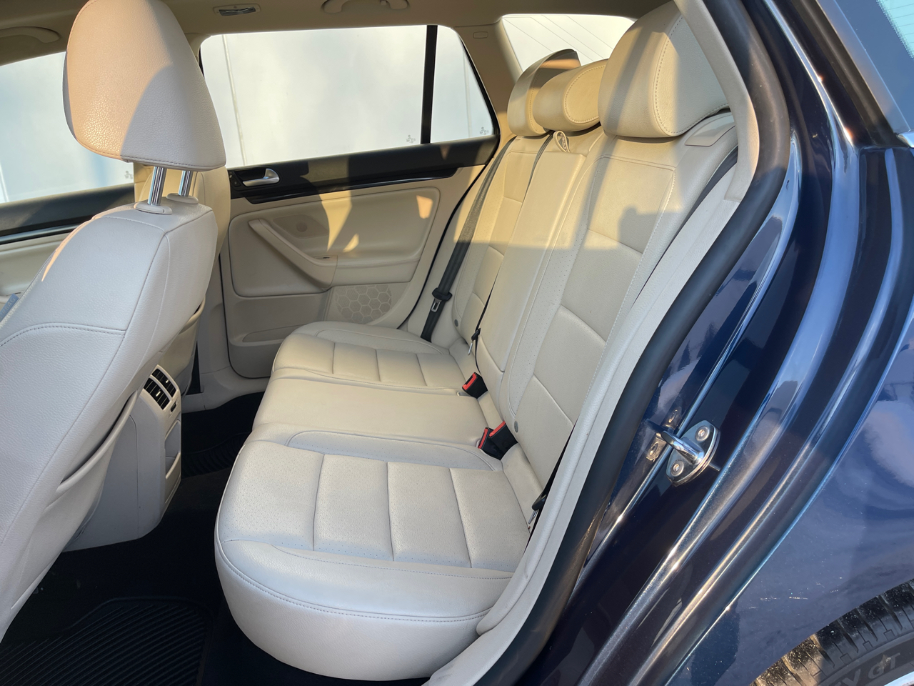 Volkswagen Jetta SportWagen 2.5L SE PZEV 2014