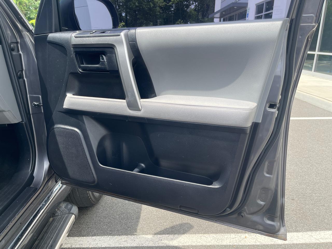 Toyota 4Runner SR5 4WD 2013