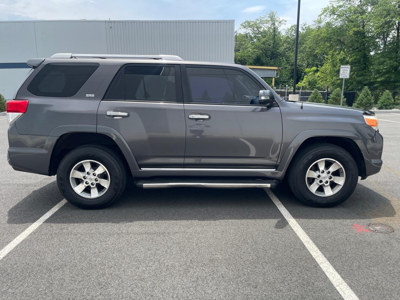 Toyota 4Runner SR5 4WD 2013