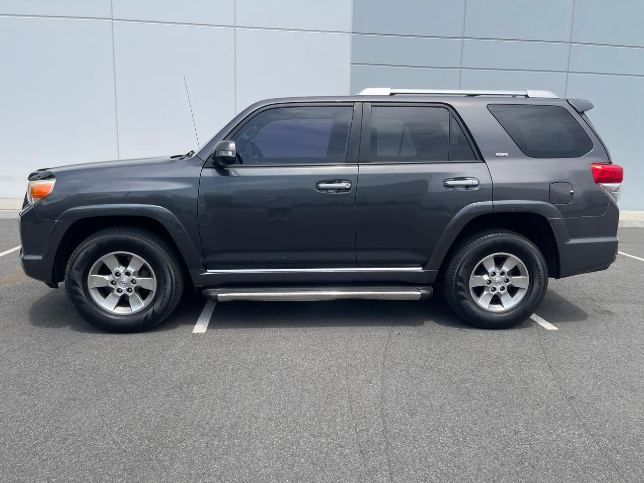 Toyota 4Runner SR5 4WD 2013