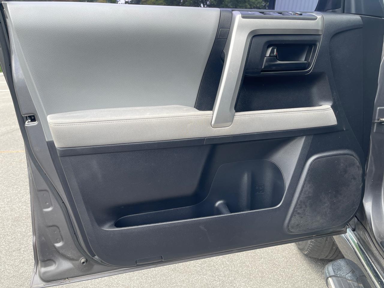 Toyota 4Runner SR5 4WD 2013