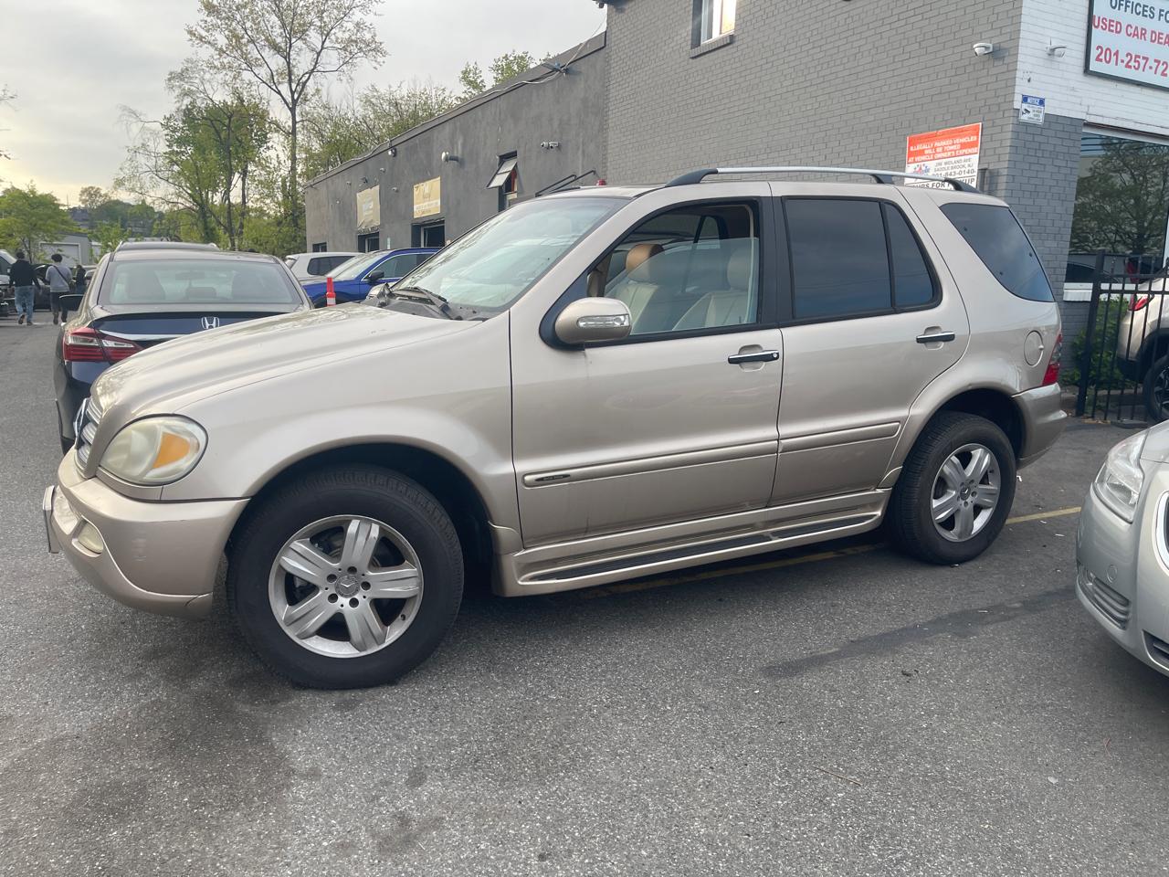 Mercedes-Benz M-Class ML350 2005