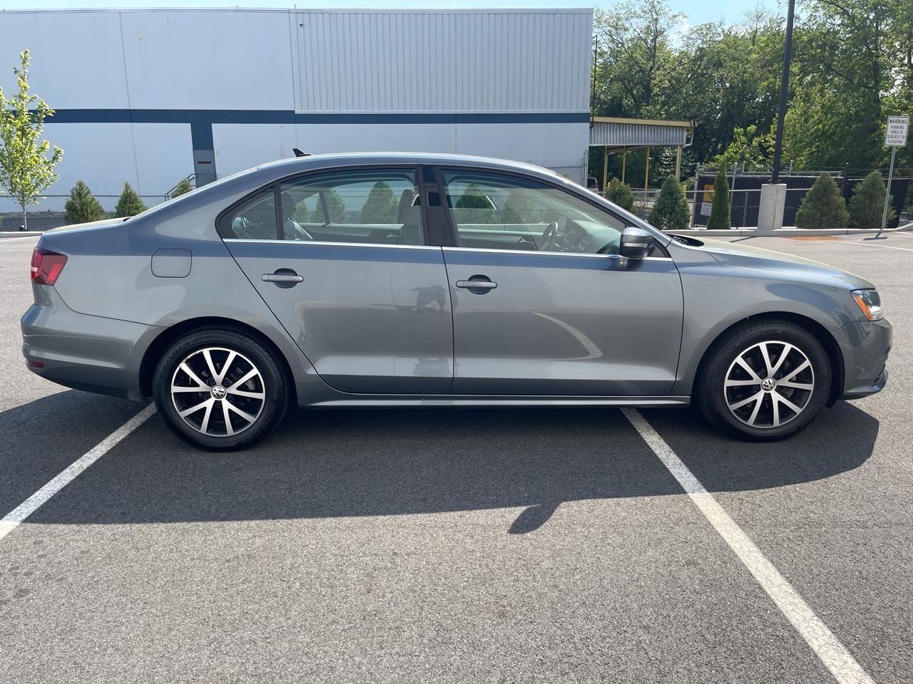 Volkswagen Jetta 1.4T SE 6A 2017