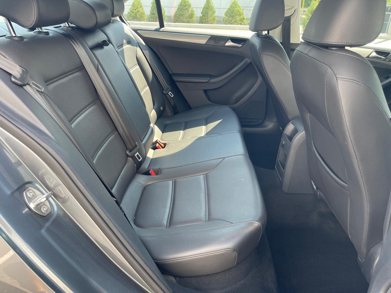 Volkswagen Jetta 1.4T SE 6A 2017