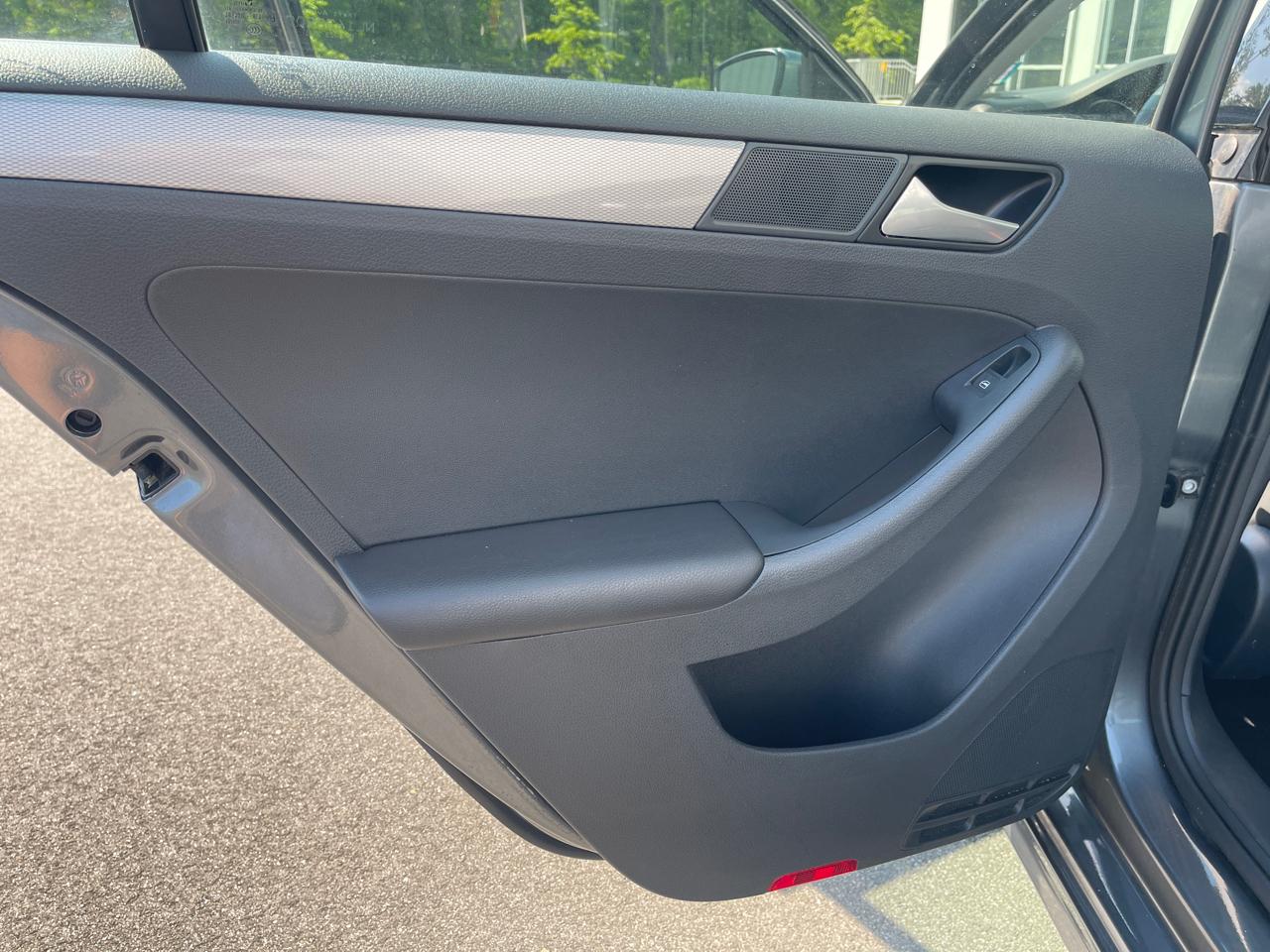 Volkswagen Jetta 1.4T SE 6A 2017