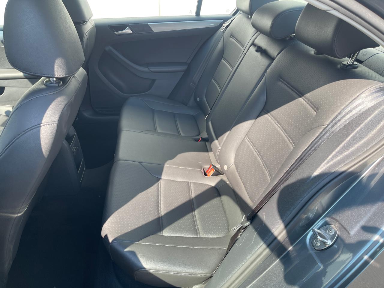 Volkswagen Jetta 1.4T SE 6A 2017