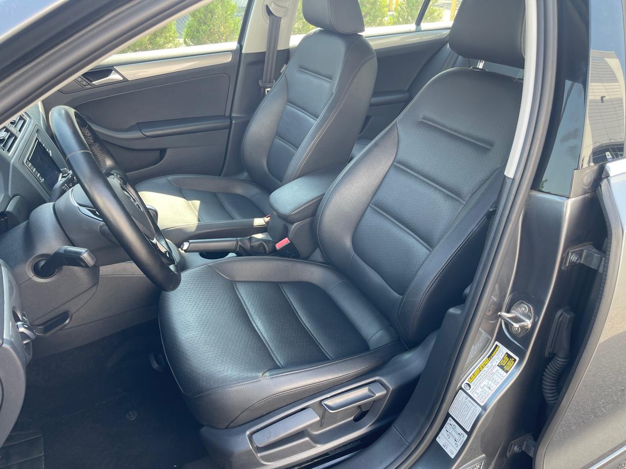Volkswagen Jetta 1.4T SE 6A 2017