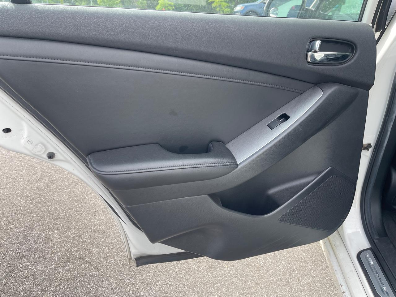 Nissan Altima 2.5 SL 2010