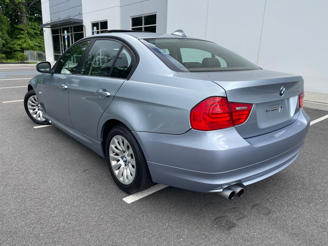 BMW 3-Series 328xi 2009