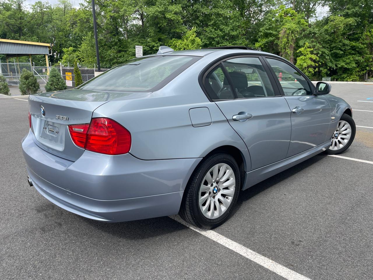 BMW 3-Series 328xi 2009