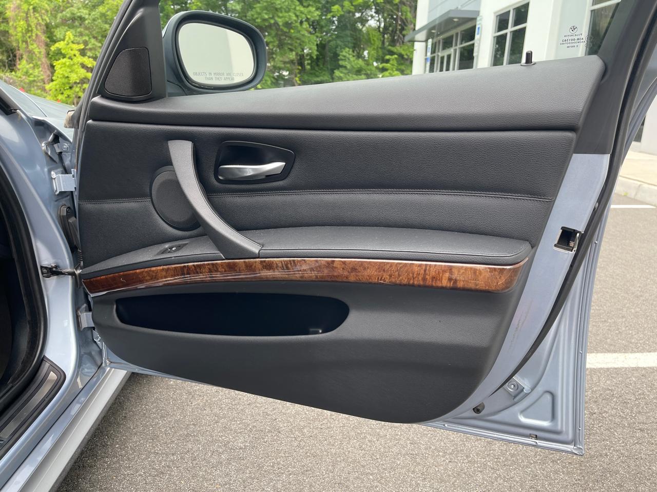 BMW 3-Series 328xi 2009