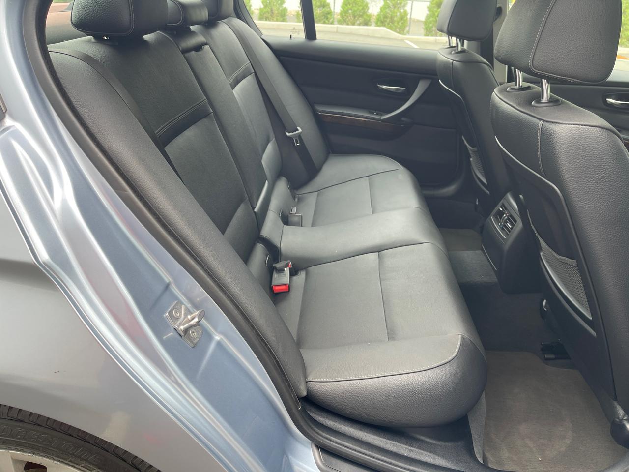 BMW 3-Series 328xi 2009