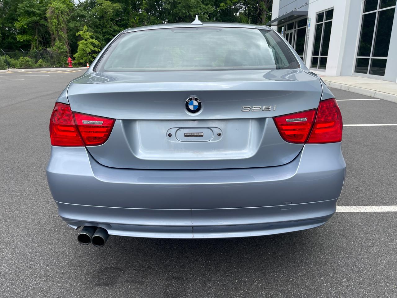 BMW 3-Series 328xi 2009