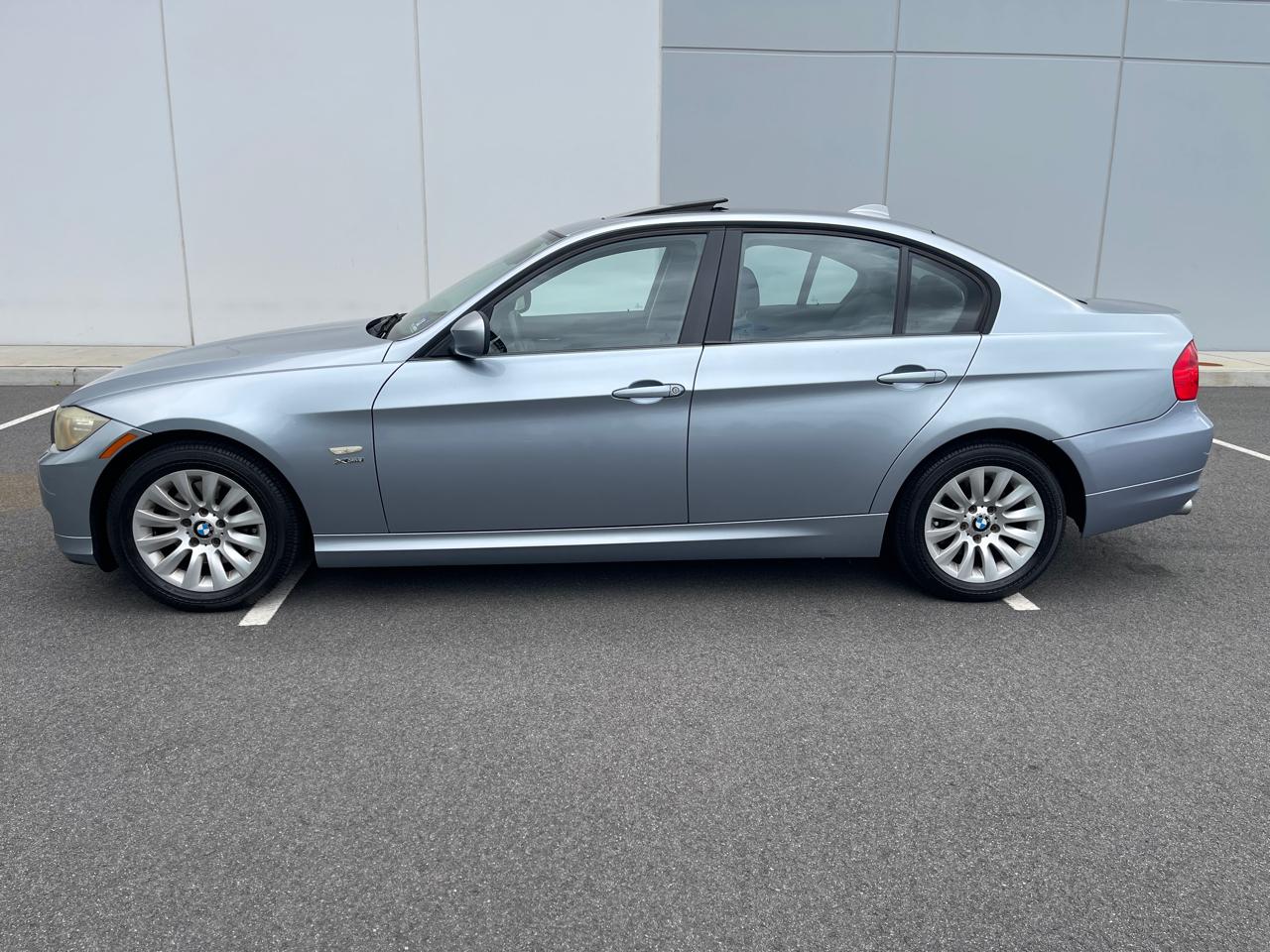 BMW 3-Series 328xi 2009
