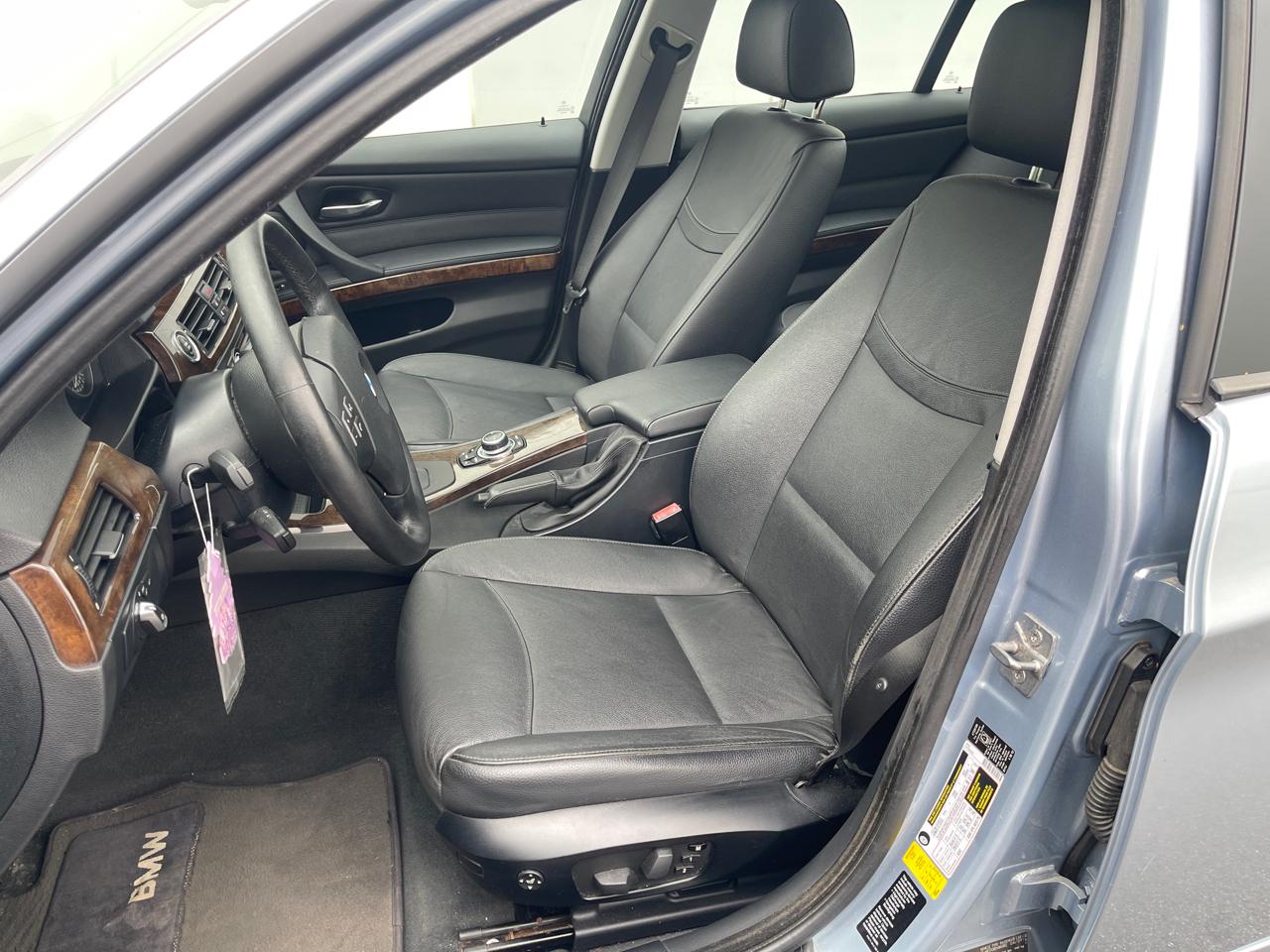 BMW 3-Series 328xi 2009